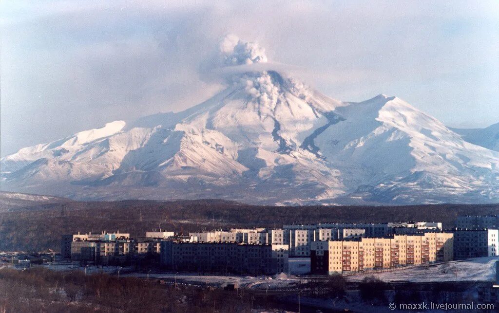 Камчатка ключевская сопка извержение. Ключевская сопка козыревск. Посёлок ключи усть-камчатского. Ключевская сопка перевал вулканологов. Ключевская сопка дорога.