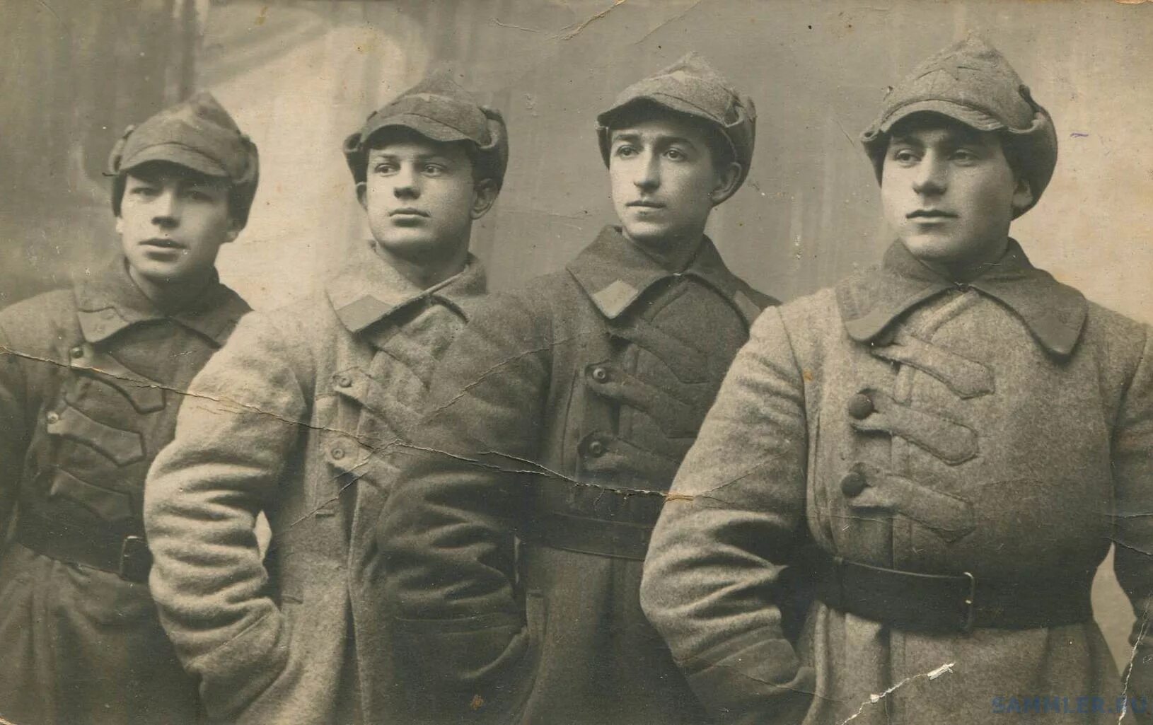 Первые 2 военный. Буденовка РККА 1918. Рабоче-Крестьянская красная армия (РККА). Бойцы красной армии 1918. Солдат РККА 1922.