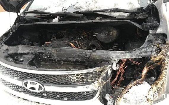 Хундай Старекс аварий зимой. Разбитый Hyundai грузовой. Сгорел хендай