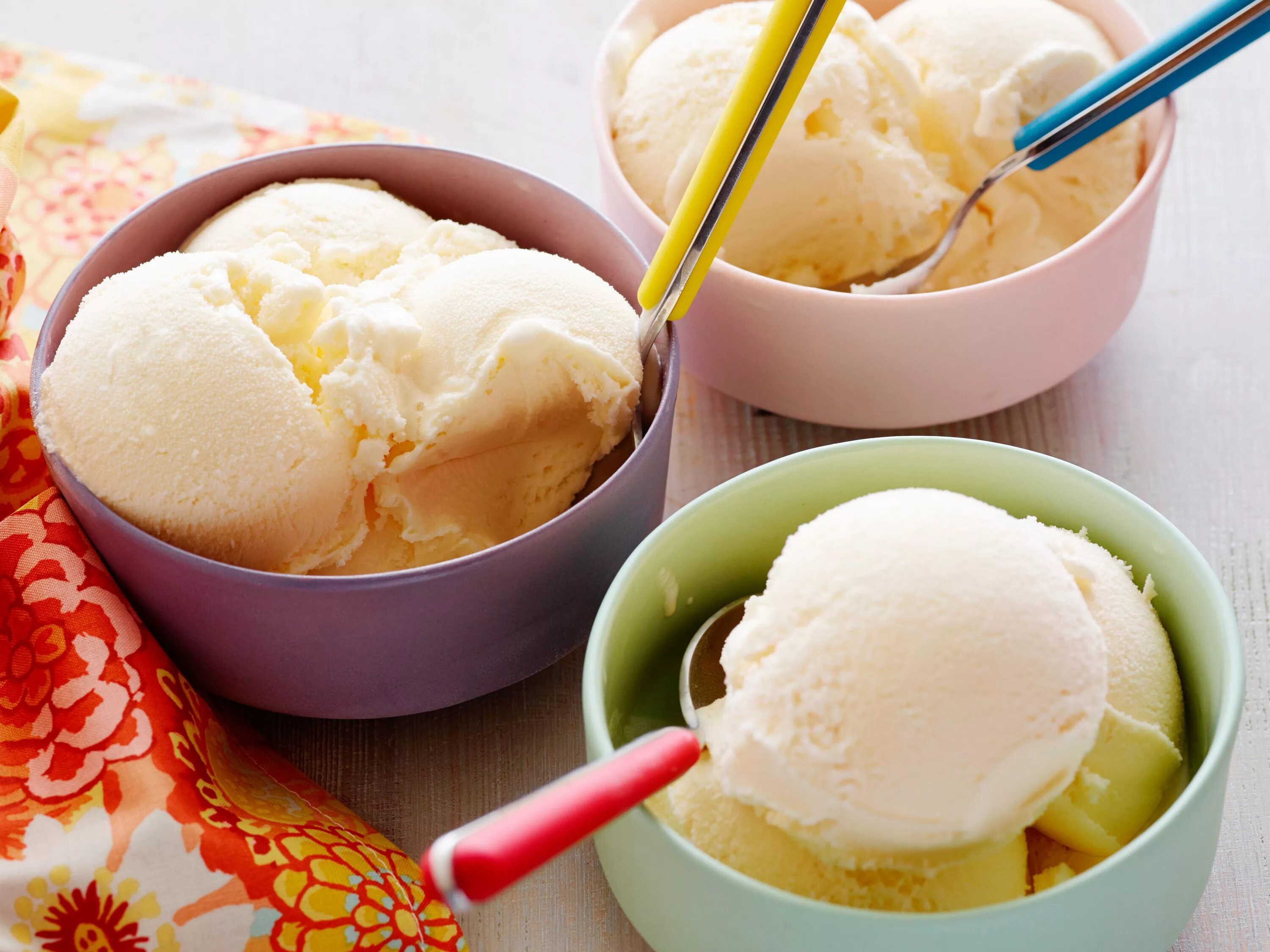 Пломбир сливочное молочное мороженое. Домашнее мороженое. Ванильное мороженое. Мороженое ваниль.
