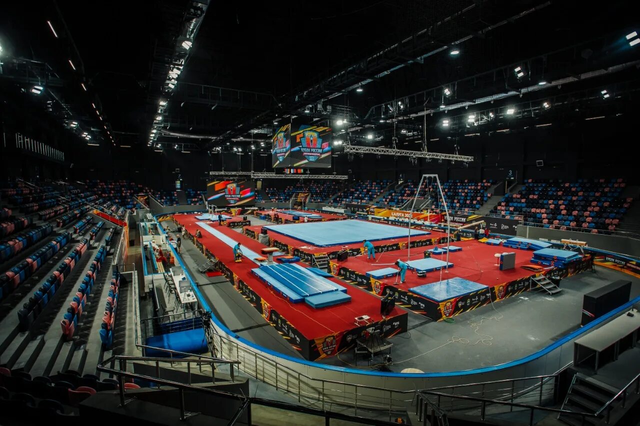 Дворец спорта центральный цены. Дворец спорта Центральный Калуга. Бассейн Калуга Центральный дворец. Стадион дворец спорта Калуга. Спортивный дворец.