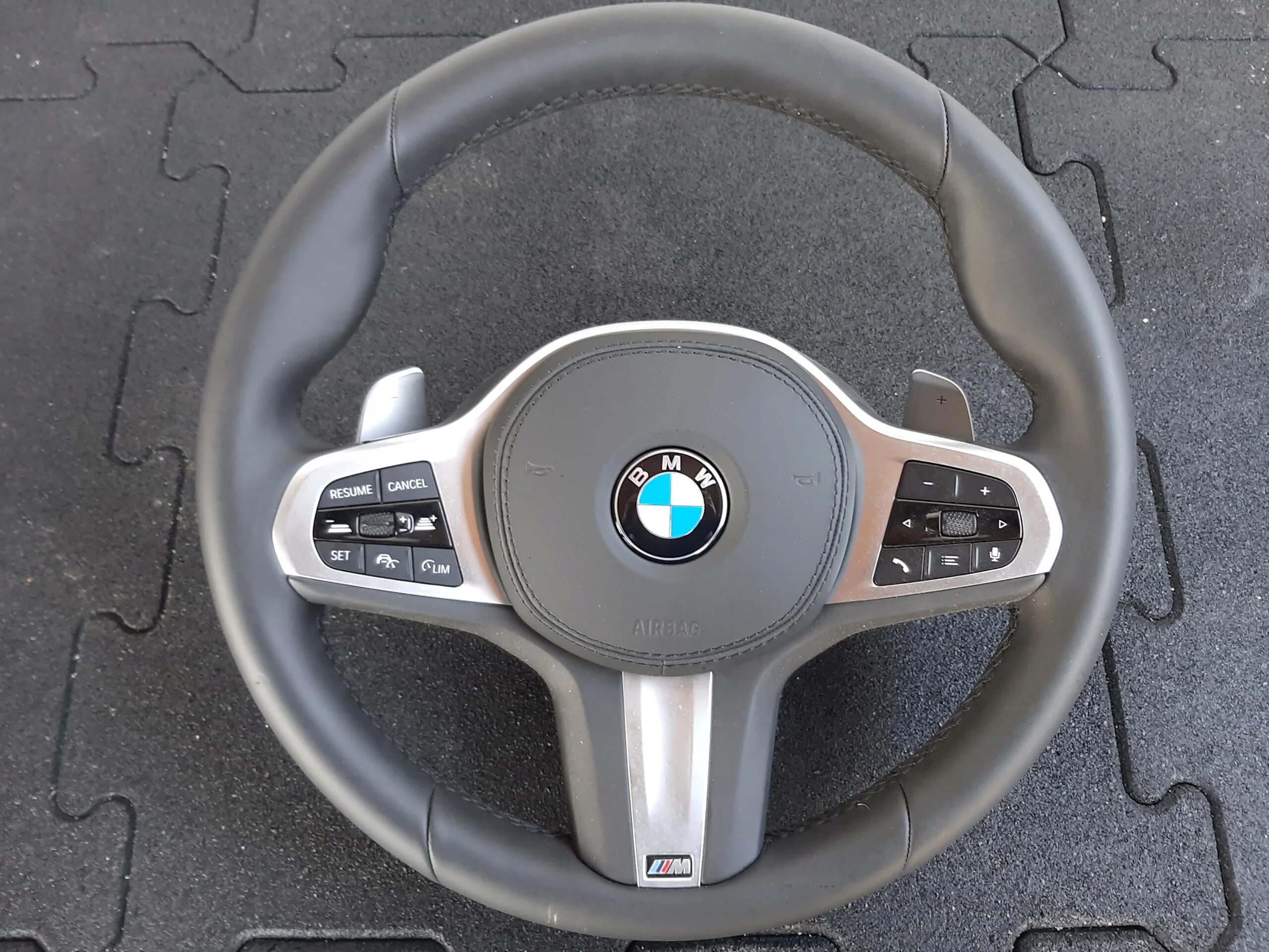 Руль бмв g70. Руль бмв g20. Bmw g22 m performance. М руль бмв g30. Тюнинг руля бмв.