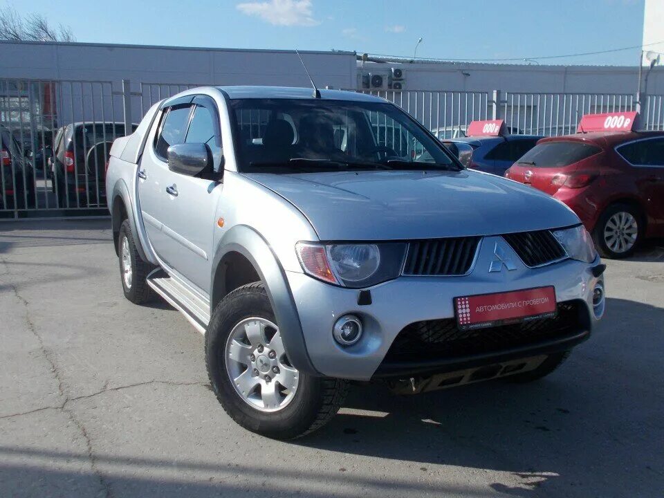 Mitsubishi l200 2.5. Mitsubishi l200 IV 2007. Mitsubishi l200 2007 белый. Mitsubishi l200 2.5 at,. Мицубиси л200 пикап серебристый дизель механика.