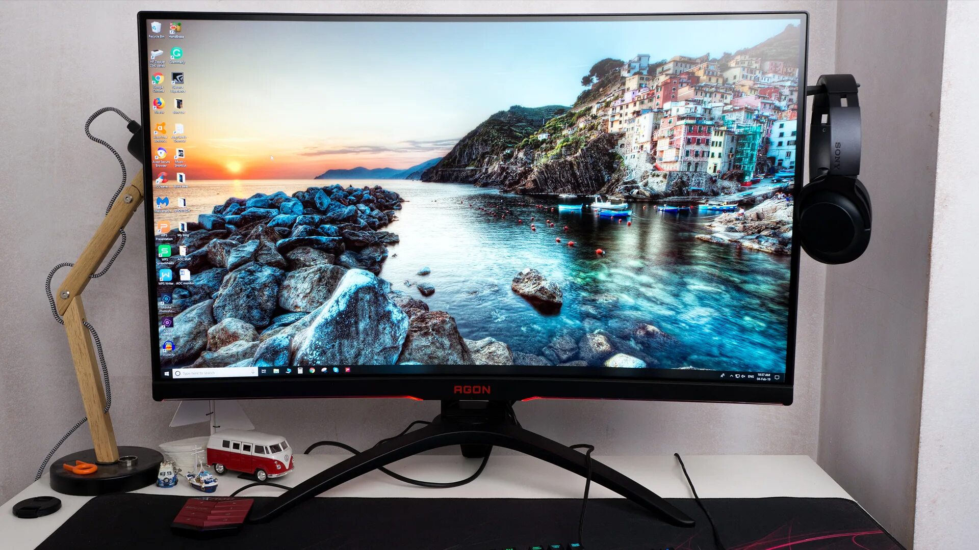 Край монитора. AOC ag322qc4. Монитор AOC Agon ag322qc4. Монитор AOC 27 дюймов. Монитор АОС 32 дюйма.