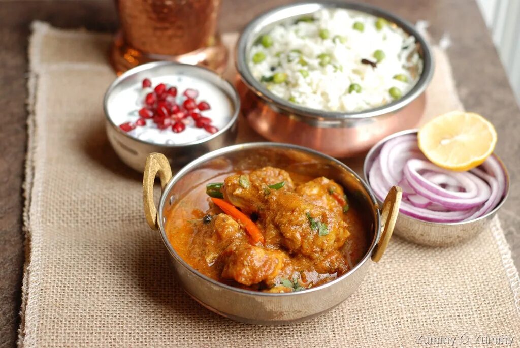 Карри домашний рецепт. Чикен карри суп. Индийские супы и карри. Курица карри с рисом. Punjabi Chicken Curry.