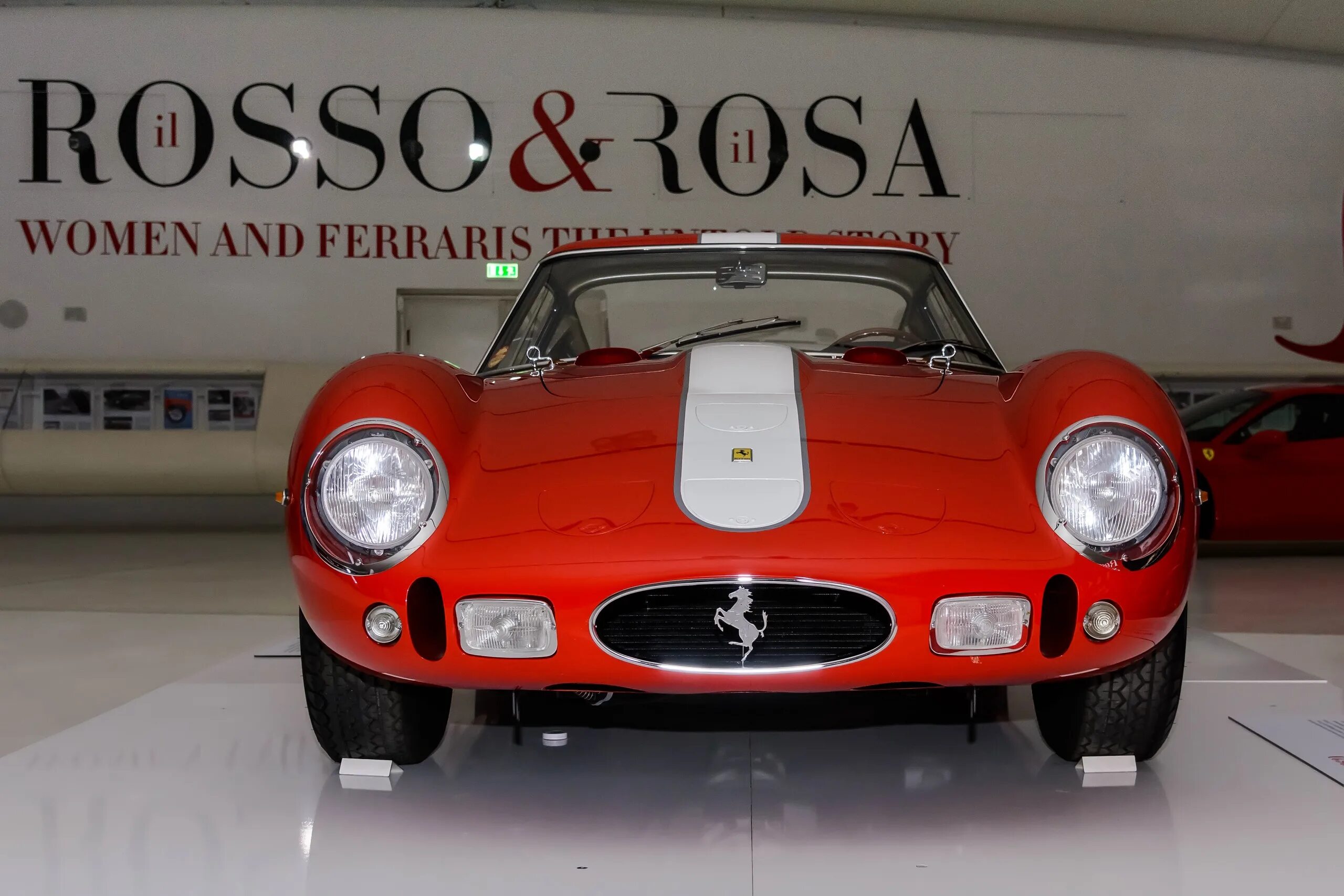 Ferrari laferrari. Феррари sf90 stradale. Ferrari красный с 4 дверями. Феррари сколько идет. Ferrari laferrari 2013.