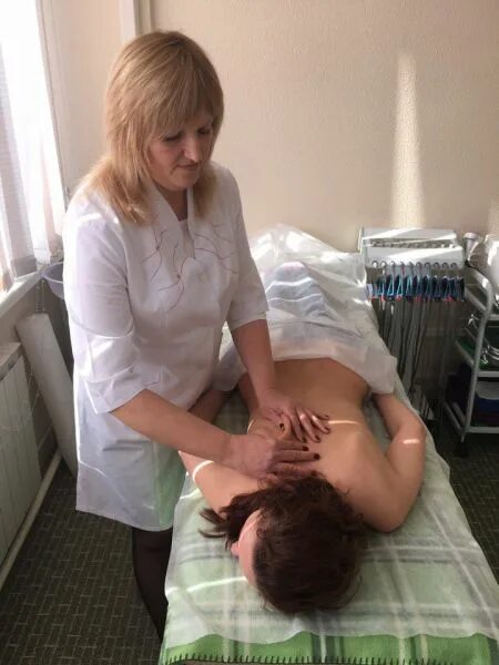 Медсестра массажист. Массаж в поликлинике. Урологический массаж детям. Новосибирский массаж.