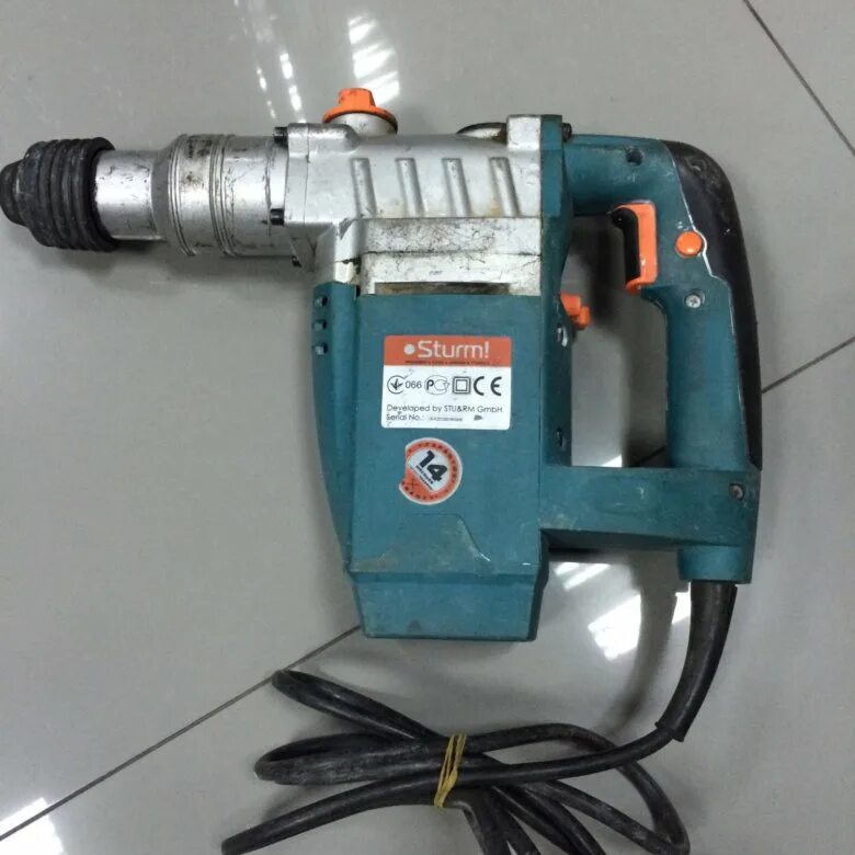 Фонарь налобный sturm 4052 02 200. Фонарь прожектор штурм 4052. Фонарь прожектор sturm. Перфоратор штурм 2432. Sturm 4052.