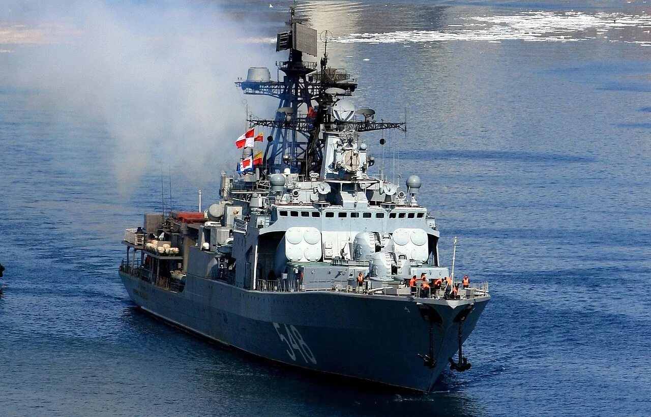 Корабль калмыкия балтийск. Мпк 6. Мпк 6. Корабль мпк калмыкия. Мпк проекта 1124 альбатрос.