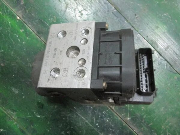 8. блок abs пассат b5. блок абс пассат б5 трубки. блок абс пассат б5 1. блок управления абс пассат б5+ 1.