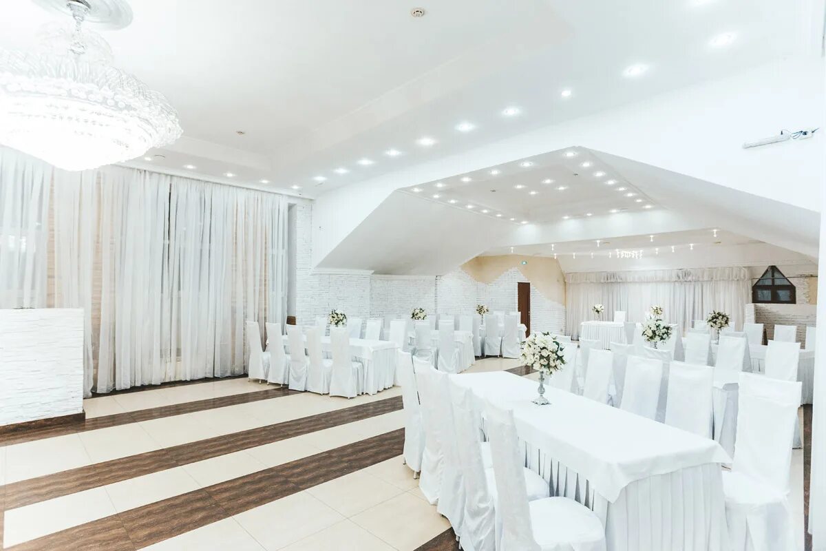 White hall ферганская ул вл8 10. Ренессанс кафе Нижний Новгород. White Hall Уфа. White Hall банкетный зал. White Hall ресторан Ферганская.