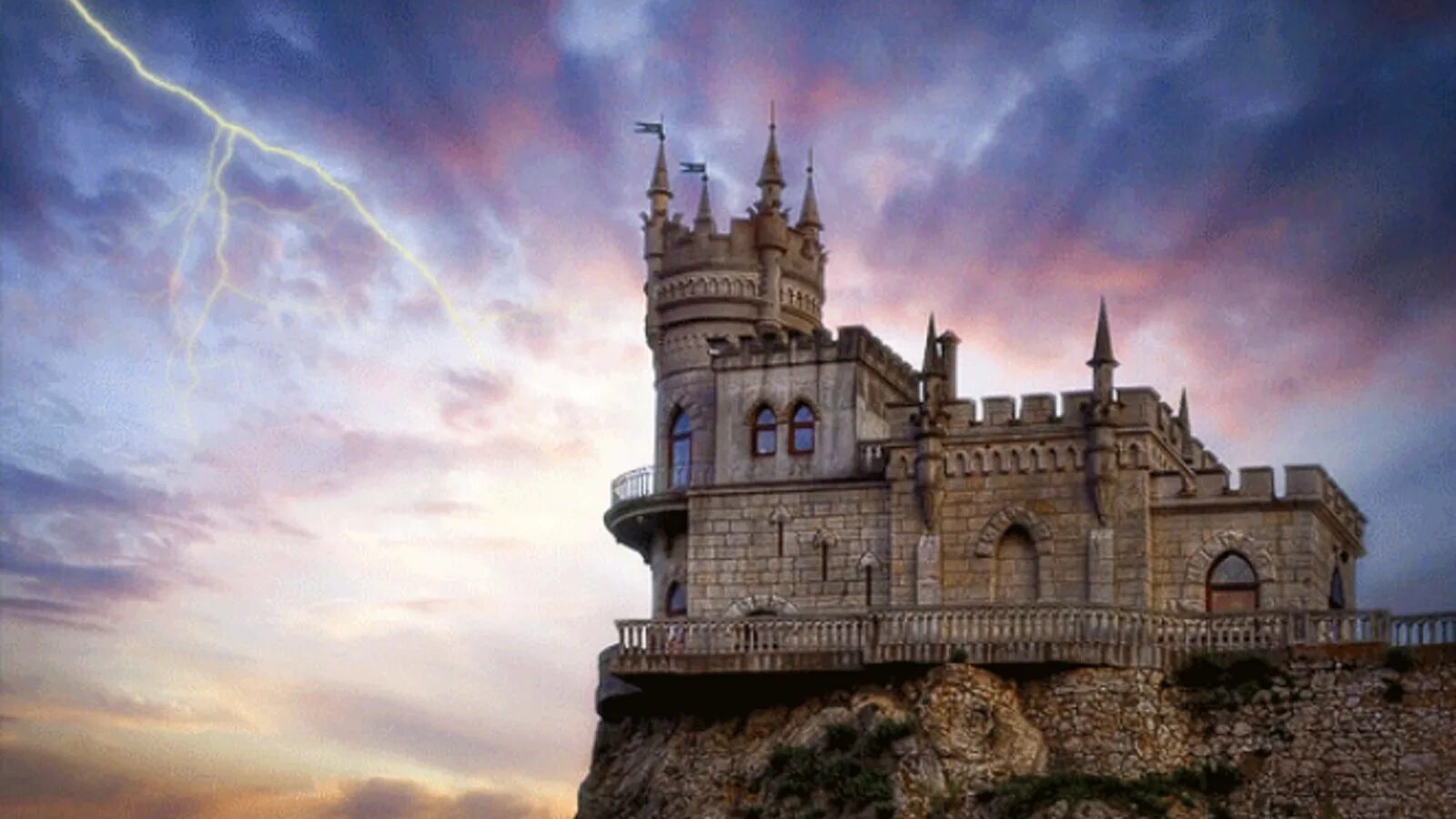 Замок «Ласточкино гнездо» Ялта, Крым. Дворец замок Ласточкино гнездо. Дворец Ласточкино гнездо в Крыму. Дворцы Ласточкино гнездо Ялта. Скала ласточкино гнездо