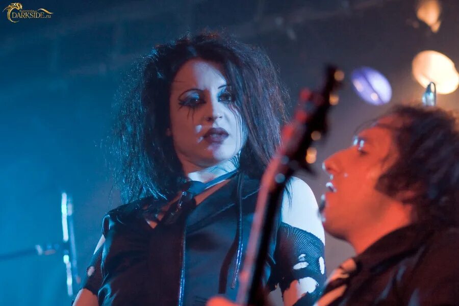 Театр дес вампирес. Vampire группа. Theatres des vampires band соня скарлет. Theatres des vampires дискография. Группа theatres des vampires.