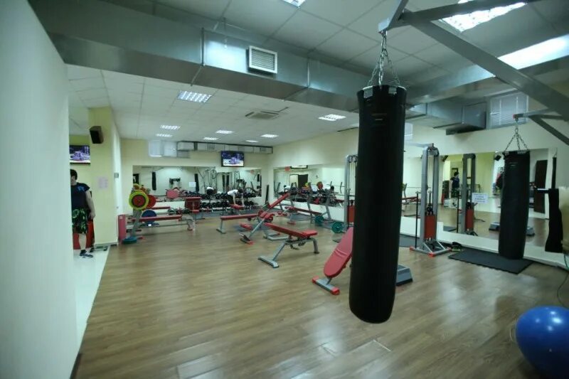 Power fitness зал спортивный махачкала. Танцевальные студии вммахачкале. Спортзал махачкала. Тренажерный зал тонн махачкала. Спортзал махачкала.