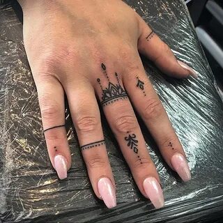 Виды татуировок на пальцах (79 фото) .