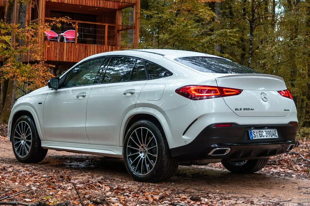 Мерседес купе 2022 фото 2022 Mercedes-AMG GLE 53 Coupe Review: Remarkably Good, If You Bring a Certain M