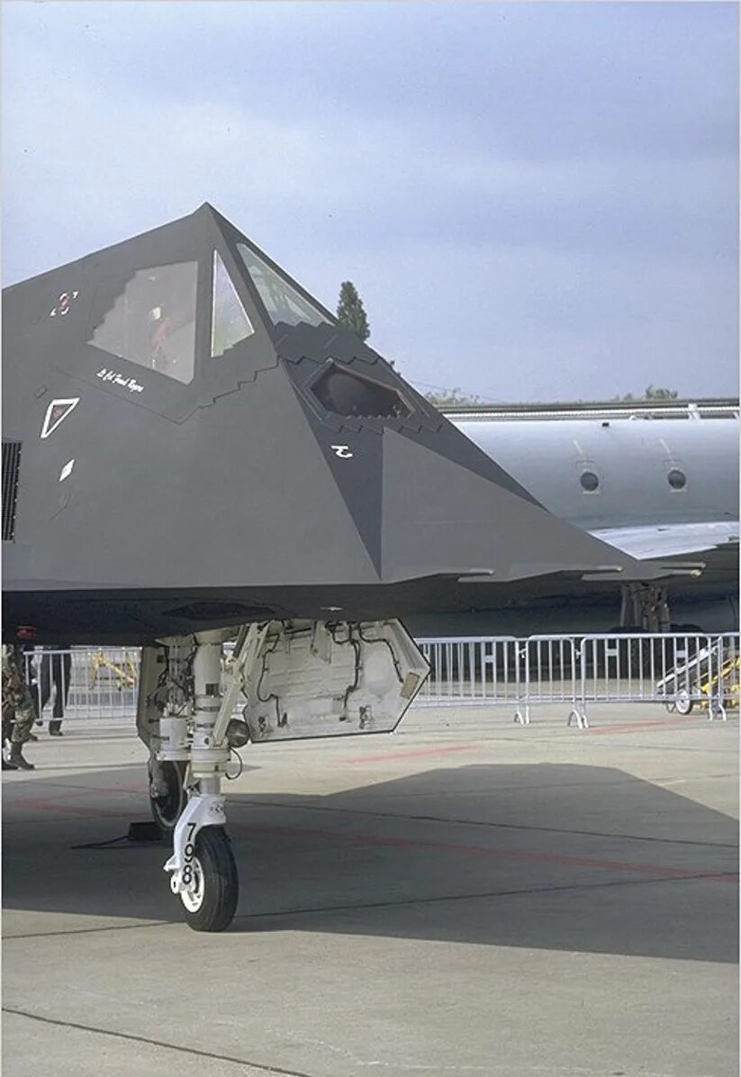 F117 вооружение