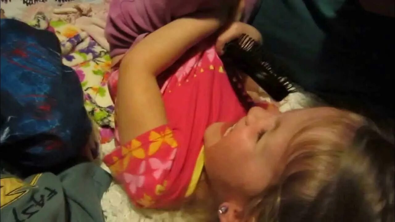 Tickling button. Belly button tickling. tickle belly button массаж японские.
