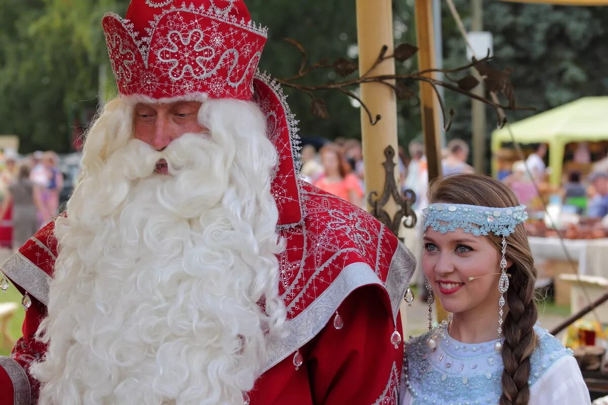 дед мороз великий устюг. дед мороз и снегурочка из великого устюга. дед мороз великий устюг. дед мороз и снегурочка настоящие из великого устюга. дед мороз и снегурочка в великом устюге.