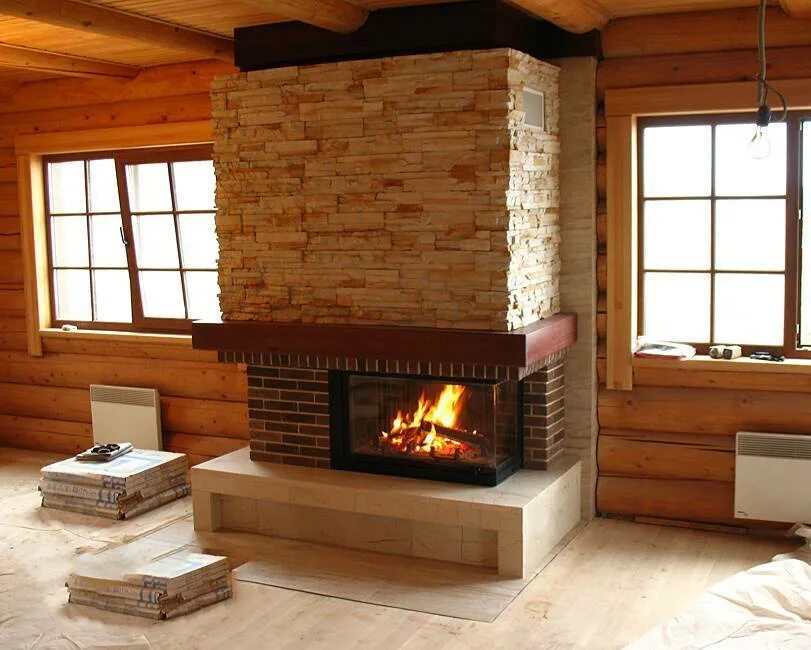 Каминная топка в кирпиче. Облицовка топки альфа 700 кирпичом. Каминная топка из кирпича. Облицовка каминной топки кирпичом. Кирпичная топка обкладка.