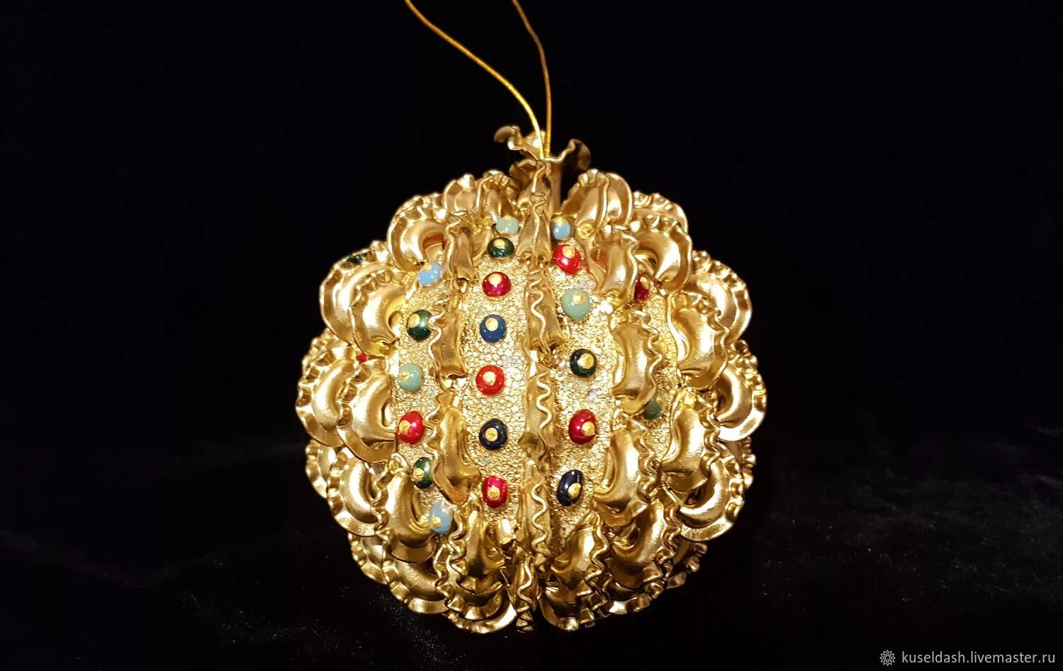 Необычные новогодние игрушки. Оригинальные игрушки на елку. Необыные ёлочные игрушки. Самая оригинальная елочная игрушка. Елочные игрушки.