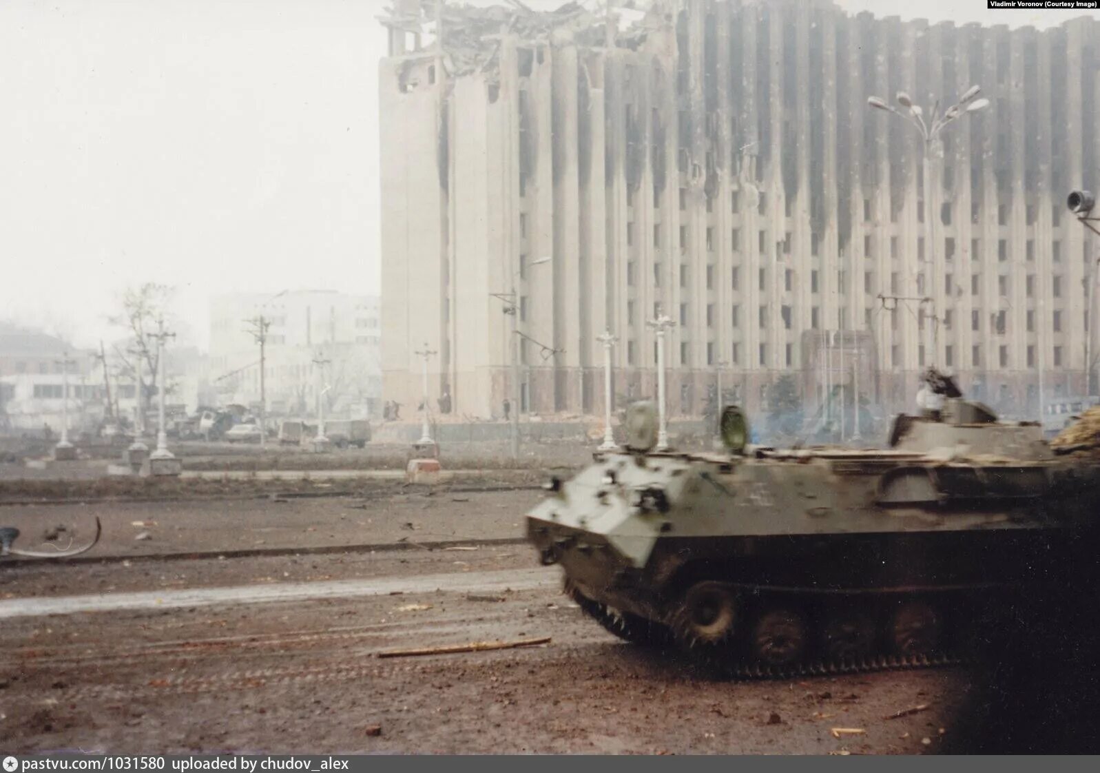 31 декабрь 2001. Штурм Грозного (декабрь 1994 — март 1995). Дворец Дудаева штурм Грозного 1995. Чечня штурм Грозного 1994 1995. Штурм президентского дворца в Грозном 1995.