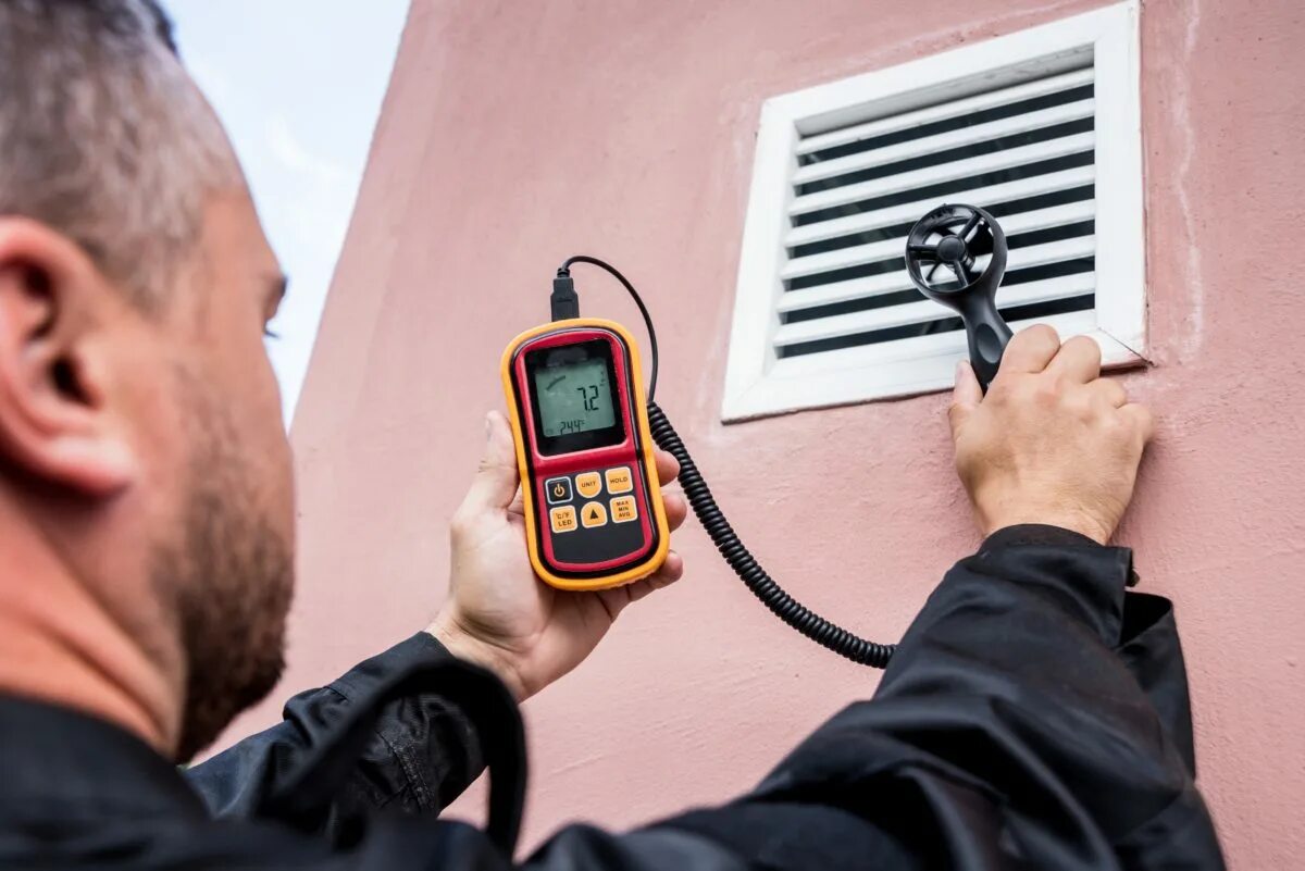 Прочистка дымоходов и вентканалов. Обследование дымовых и вентиляционных каналов. Вентиляция в квартире. Вентиляция в квартире фото. Прибор для обследования дымоходов и вентканалов.