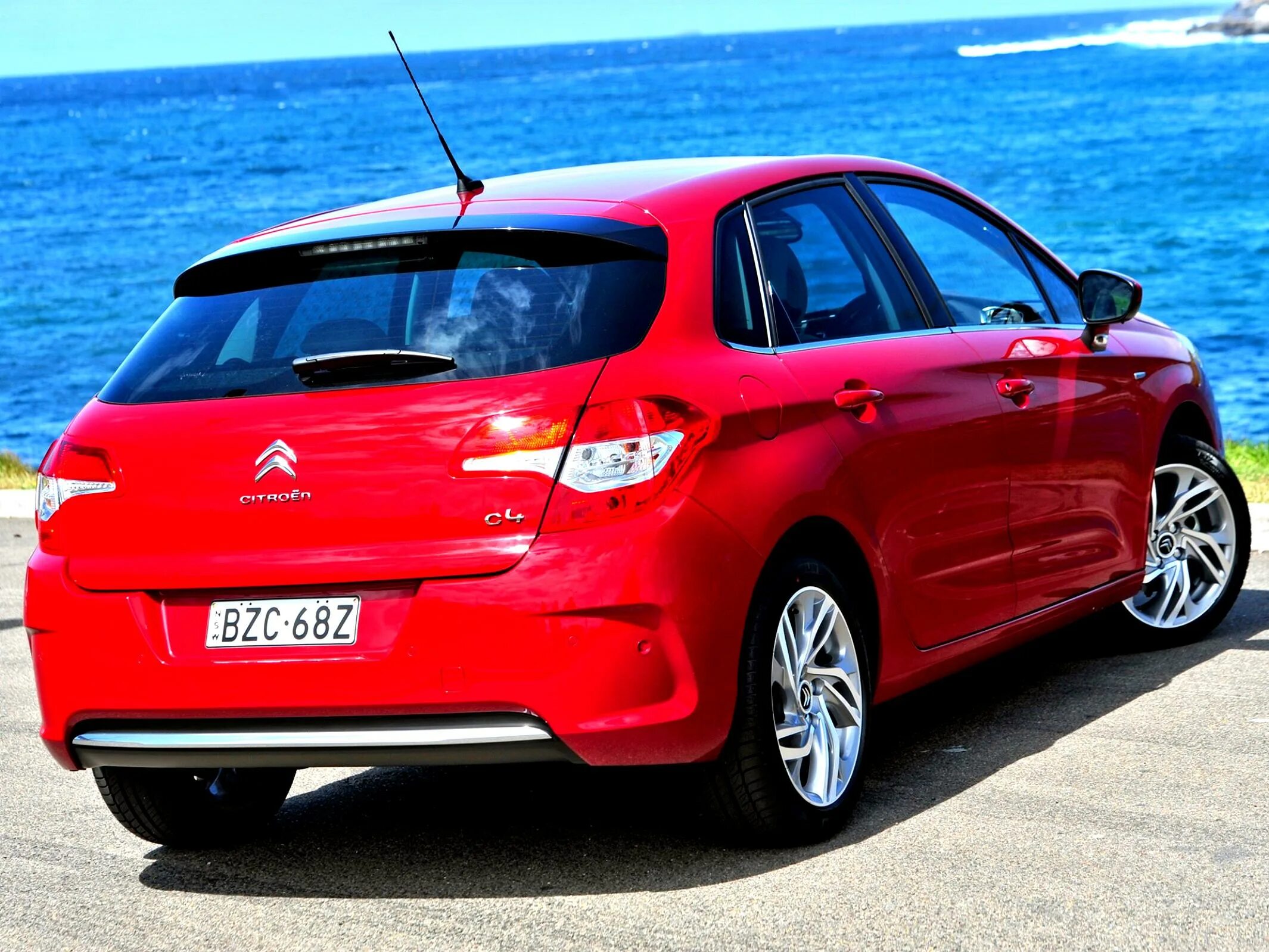 Где купить хэтчбек. Citroen c4 Hatchback. Citroën c4 хэтчбек. Citroen с4 хэтчбек. Citroën c4 хэтчбек 2013.