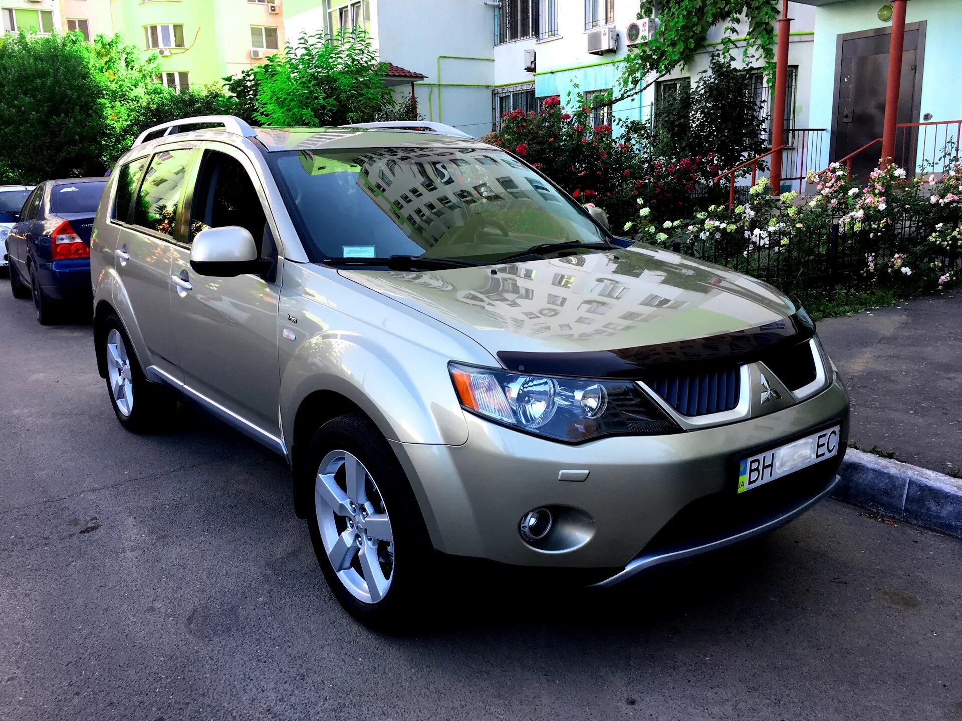 Купить мицубиси в нижнем новгороде. Mitsubishi Outlander XL. Mitsubishi Outlander 2 XL. Mitsubishi Outlander XL 2008. Mitsubishi Outlander XL 2.4 2008.