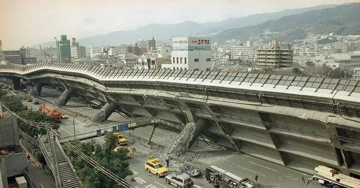 Землетрясение в Кобе 1995. 17 Января 1995 землетрясение в Японии. Землетрясение Хансин Япония 1995г. Землетрясение в Японии 1995 года в Кобэ. Масштабное землетрясение