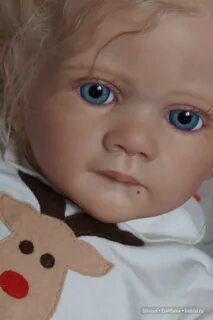 Doll holl