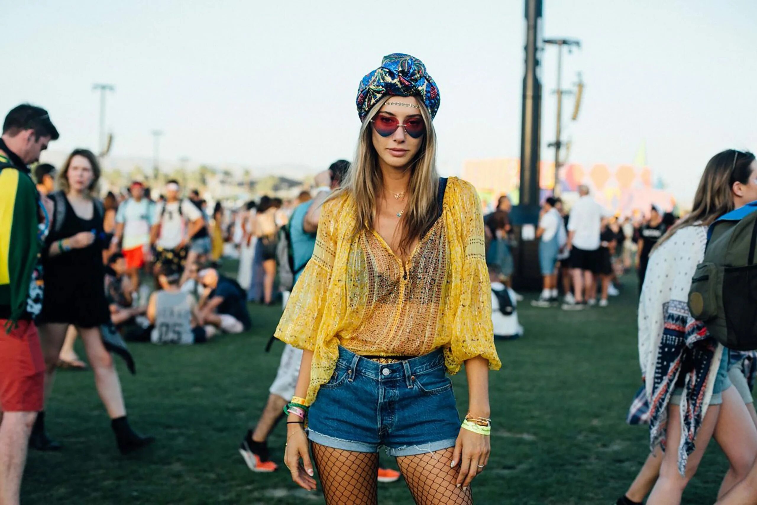 Образ самый. Фестиваль Коачелла 2017. Стиль фестиваля Коачелла. Coachella стиль одежды. Коачелла фестиваль одежда.