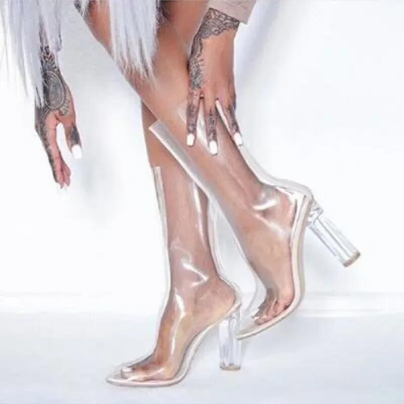 Pin by Lisa Bakke Interiors on "Je Ne Sais Quoi" Fashion, Heels, Clear shoes