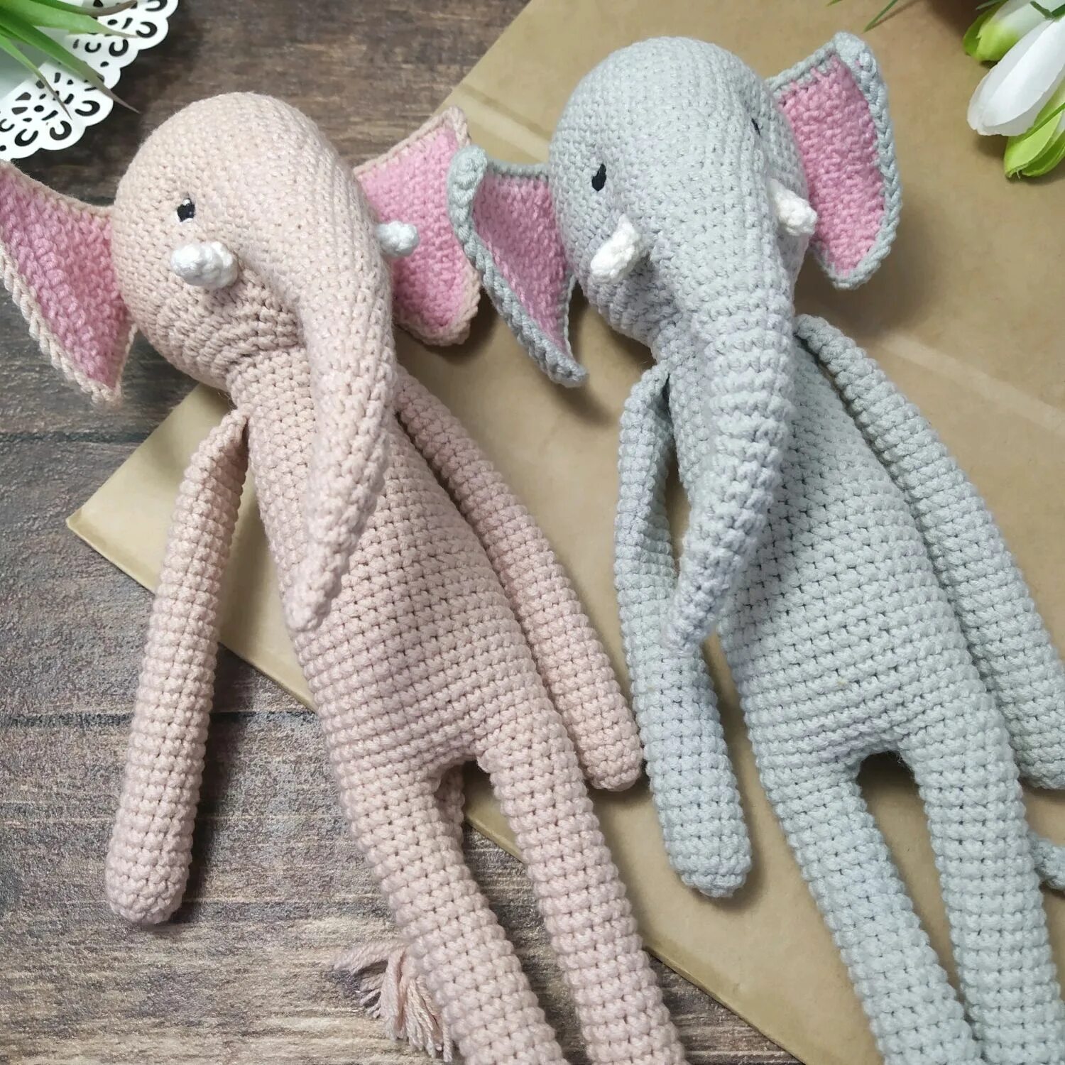 Длинноногие игрушки. Вязаный слоник. амигуруми слоник. вязаные игрушки слоники. вязание крючком слоника.
