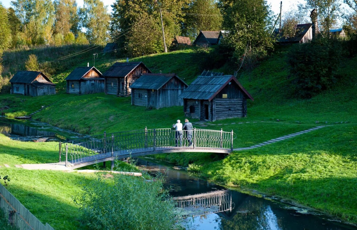 Красивая деревня. Село Вятское Ярославской река. Вятское село лето. Русская деревня.