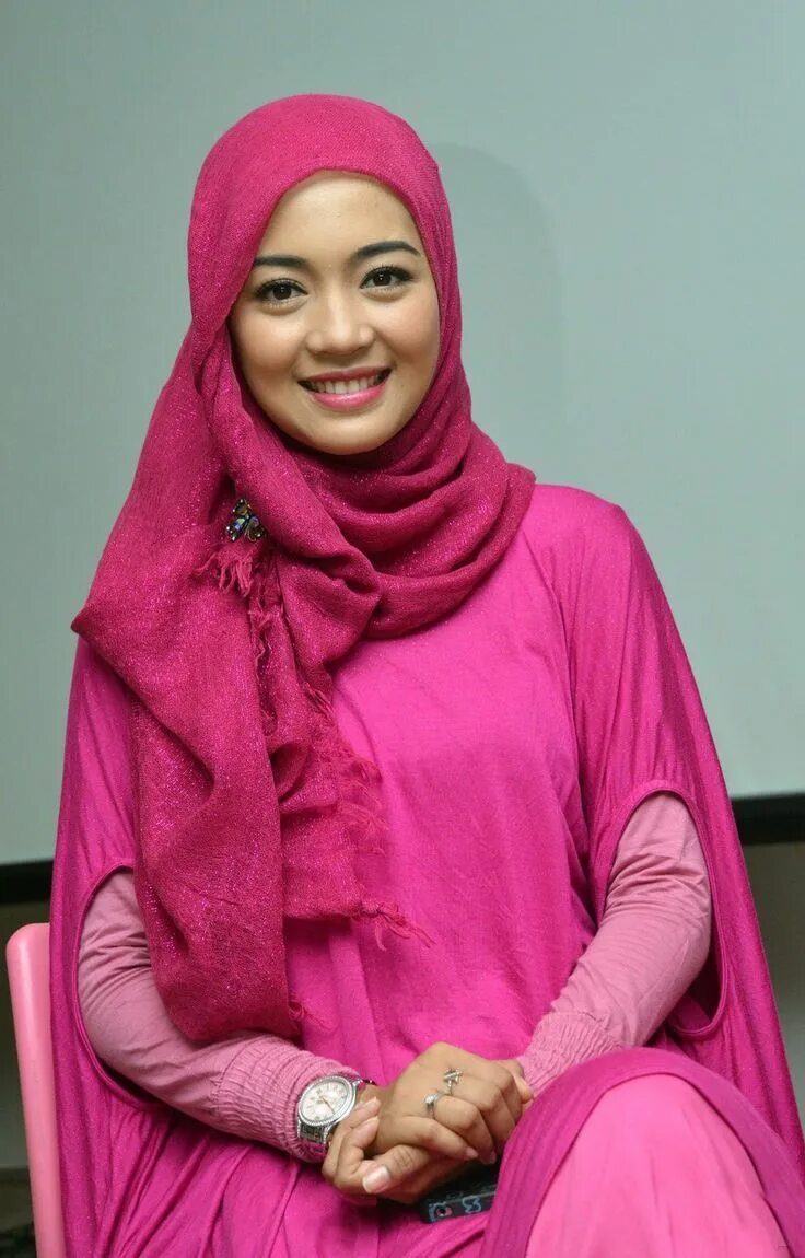 Медресе мухаммадия казань. Jilbab hyper. Stw bibi. Индонезийские мусульманки. Ibu barat.