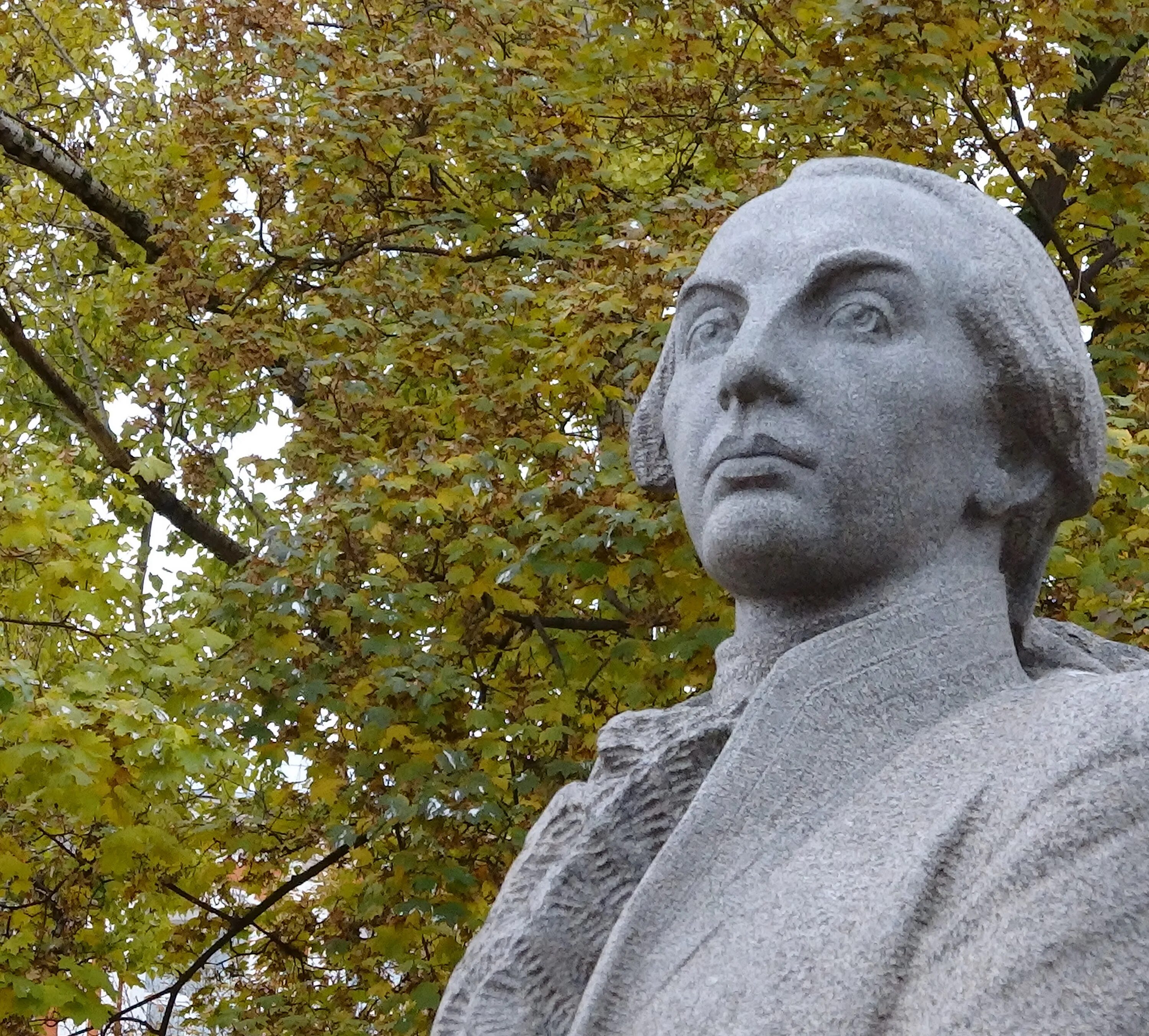 Радищев похоронен. Памятник Радищеву в Саратове. Бюст а. н. Радищева. Памятник а н Радищева Саратов.