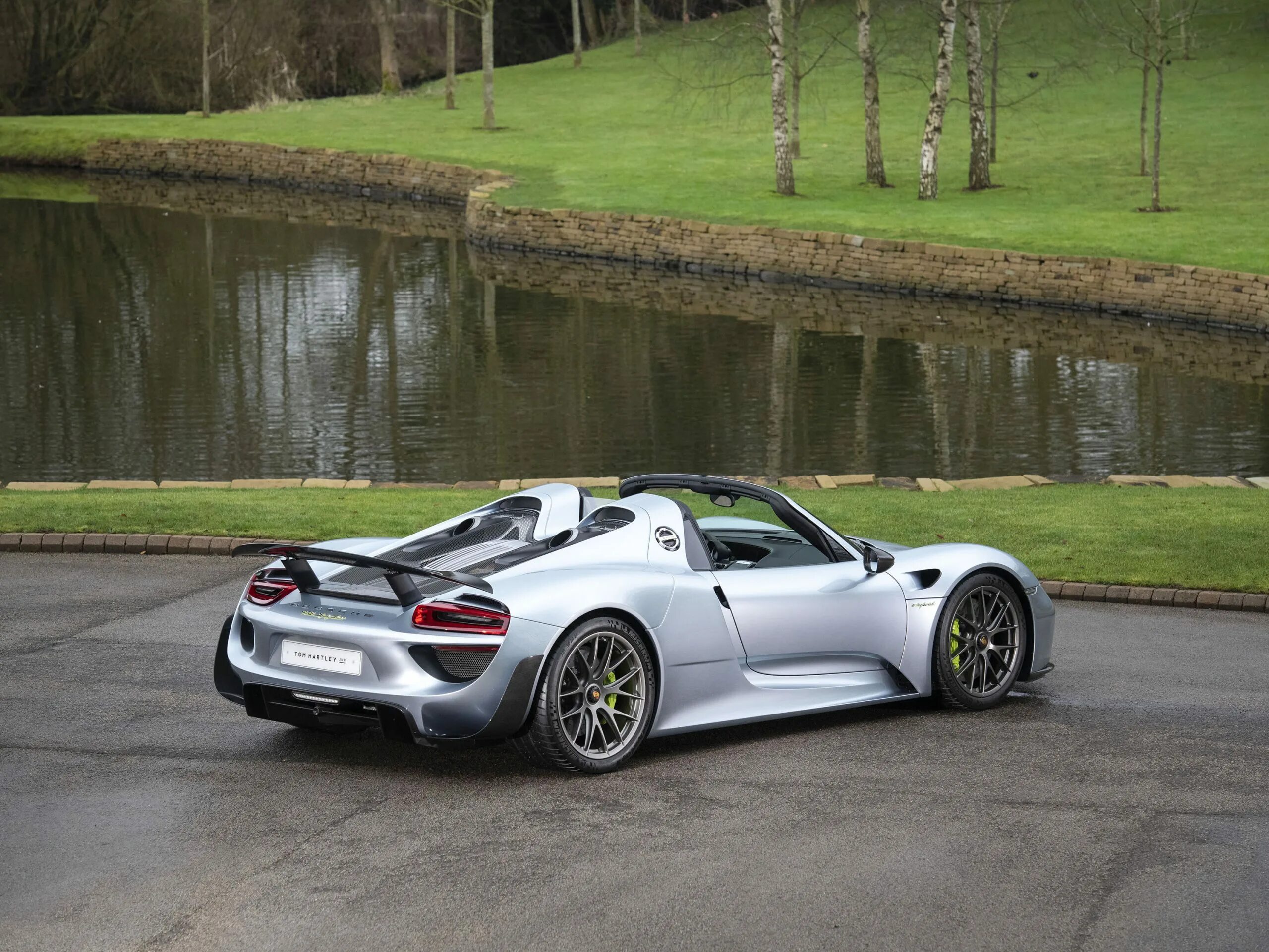 Porsche 918 цены. Порше 918 Spyder. Порше 918 Spyder 2021. Порше Спайдер 918 старый. Porsche 918 Spyder Max Speed.