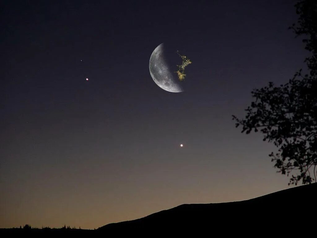 Луна. Убывающая Луна. Луна фото. Луна в ночном небе. Лунный полумесяц
