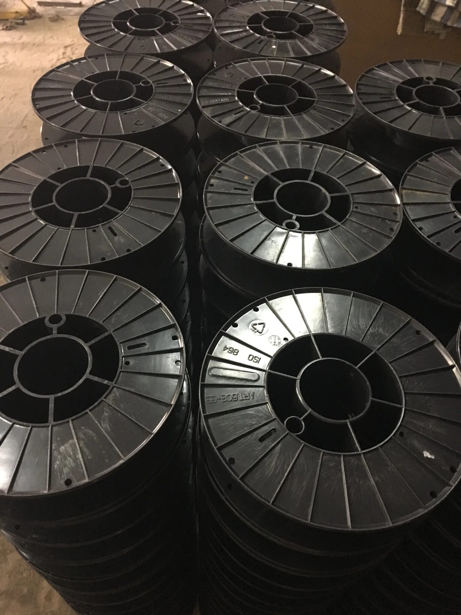 8 омедненная. Сварочная проволока омеднен. Bs 300 проволока сварочная. Кассета проволоки. Катушка d270.