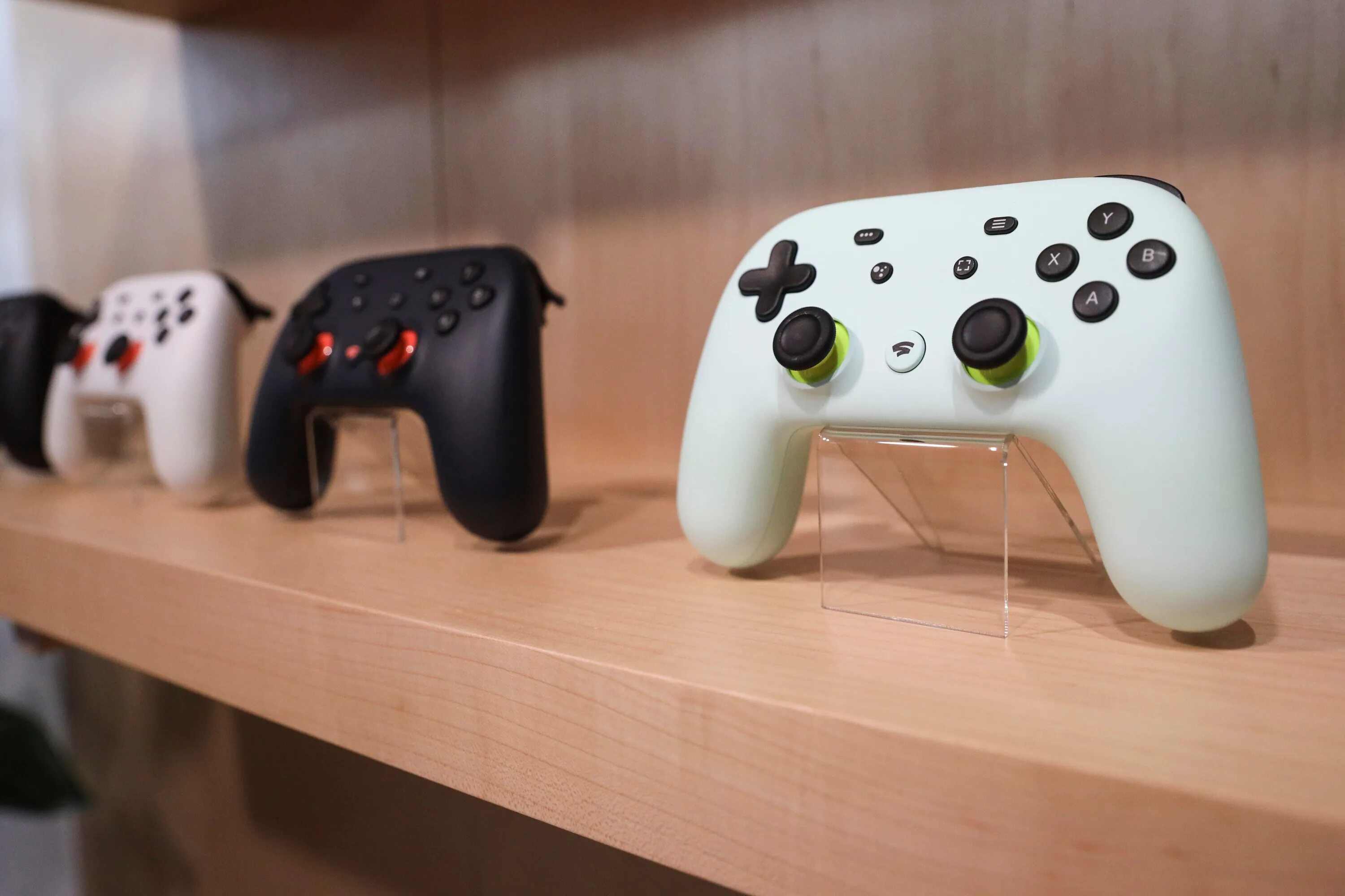 Stadia купить. Stadia контроллер. Google stadia контроллер. Гугл стадия джойстик. The stadia Controller Unboxing.