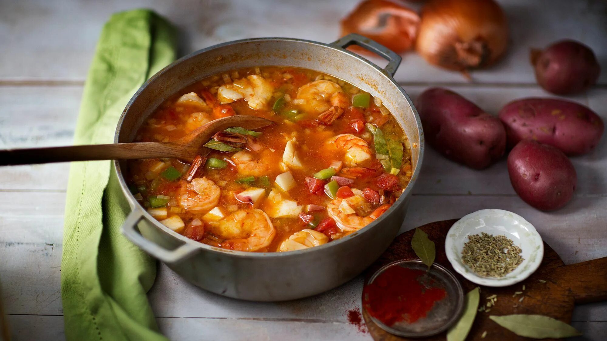 Суп на обед быстро и вкусно. Суп сифудо. гороховый суп с охотничьими колбасками.