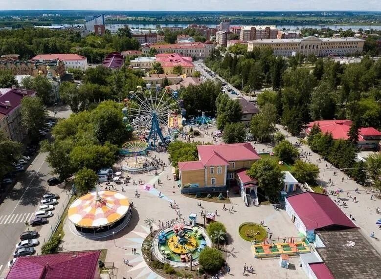 Тверской городской сад тверь. Парк горсад томск. Цветной бульвар тюмень аттракционы. Горсад буйнакске горсад. Парк аттракционов томск городской сад.