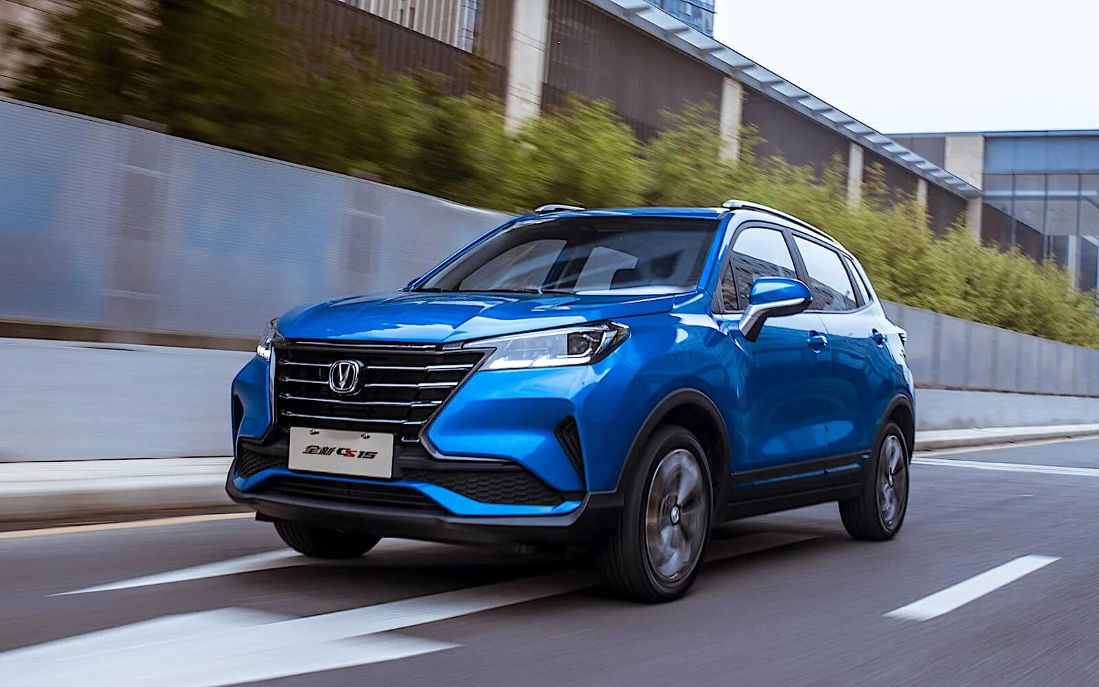 Changan univ. Changan cs15. чанган цс 15. чанган цс15 2025. changan cs15 2025.