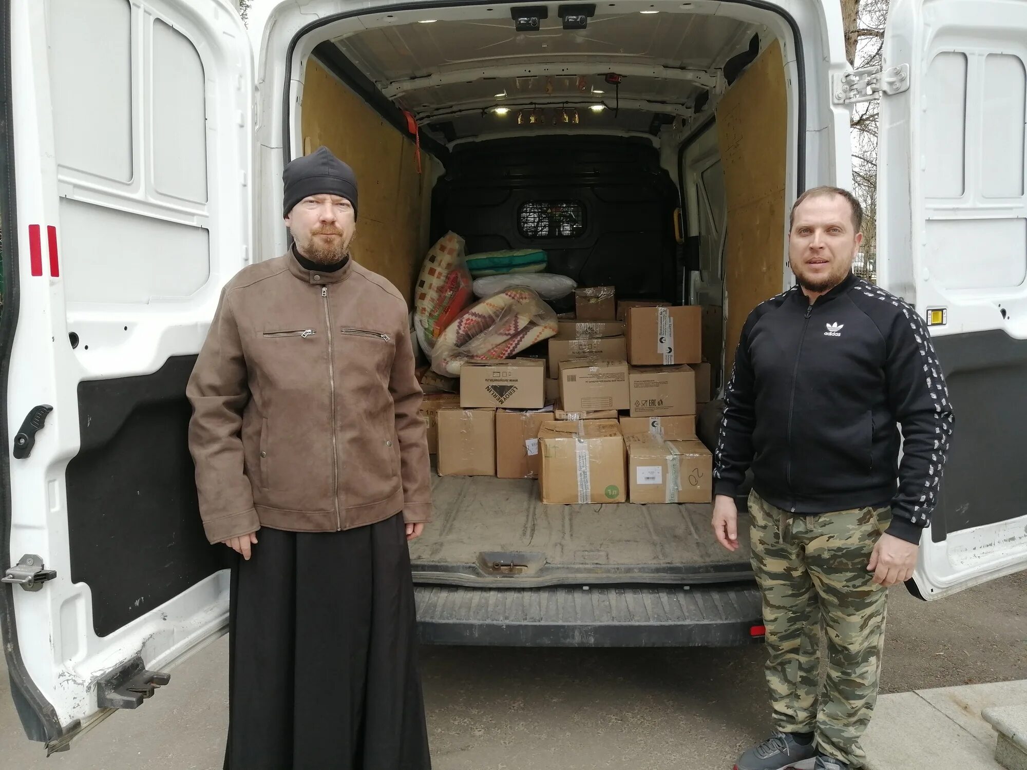 Сбор гуманитарной помощи. Помощь солнечногорск. Строгановка подстанция москва. Беженцы с украины. Скорая медицинская помощь.