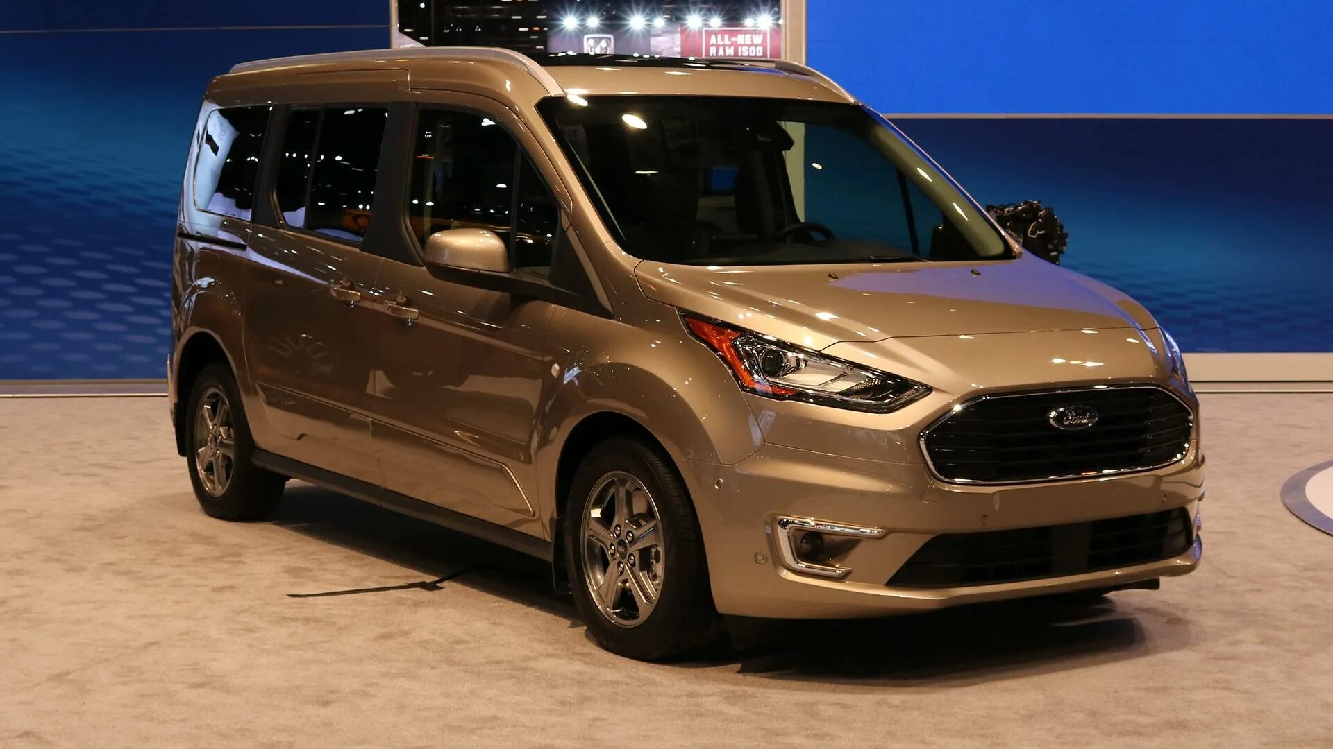 Купить форд минивэн. Ford Tourneo connect 2022. Ford Transit connect минивэн. Ford Transit connect 2023. Форд Торнео Коннект 2023.