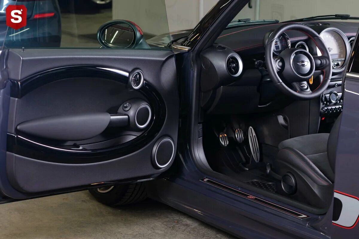 Mini Cooper r56 акустика. Mini Cooper r56 Interior. Mini.Cooper JCW GP r56 Interior. Mini Cooper r50 салон.