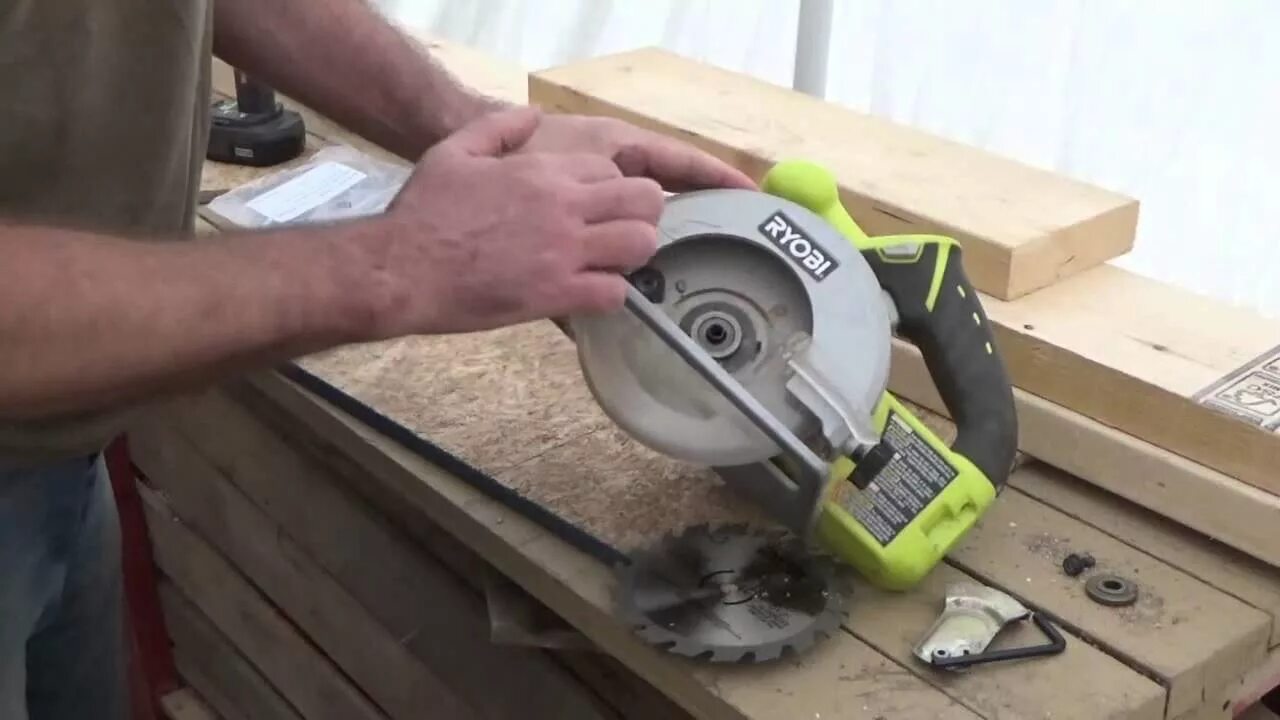 Как установить диск на циркулярную пилу. Ryobi 2.5 шлифовщик. circular saw v-43 1100вт. циркулярной пиле ryobi 1997 г. диск для циркулярной пилы ryobi.