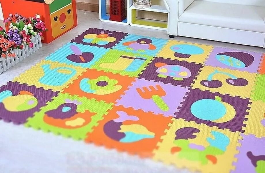 Коврик для детей на пол. Бебипол коврик. Коврик детский. Игровой коврик теплый. Ребенок на ковре.