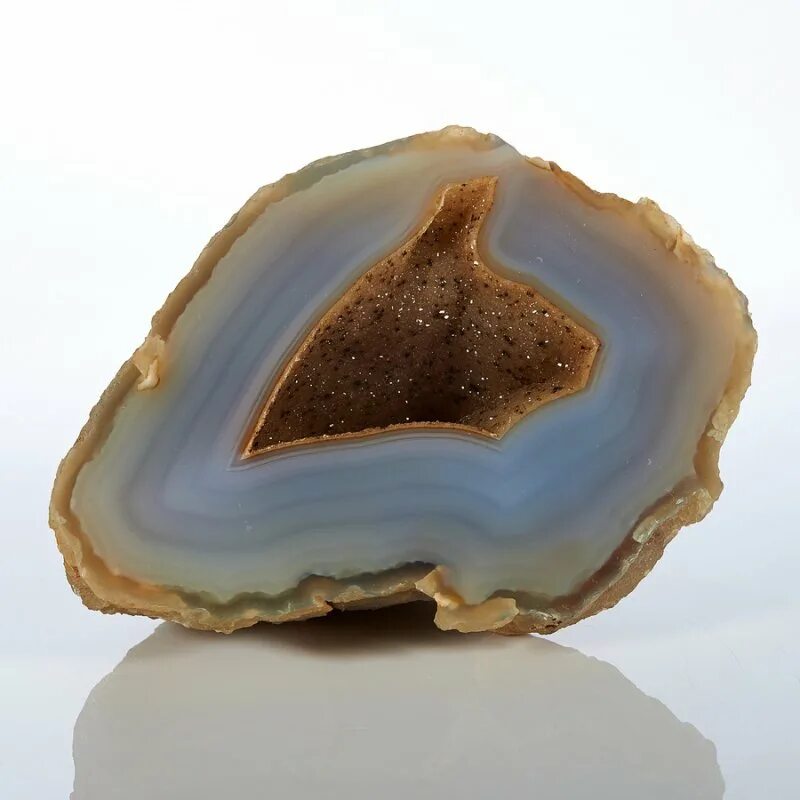Blue agate камень. мосс агат срез. минерал агат жеода. Laguna agate. минерал голубой агат жеода.